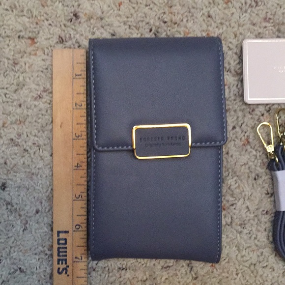 NEW Phone/credit card leather purse w/strap. - Picture 4 of 8